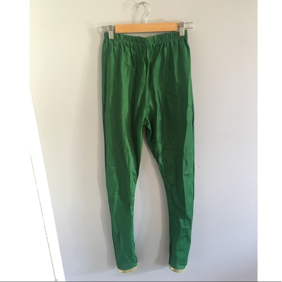 Traditional Girls Indian Outfit - Picture 3 of 4